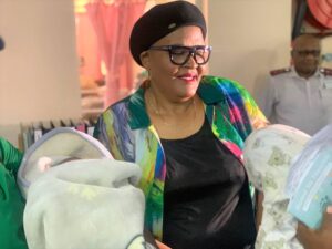 Ambulance crew helps woman safely give birth in moving vehicle