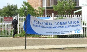 Voters urged to register online