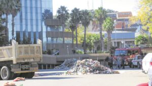 Non-payment causes stink