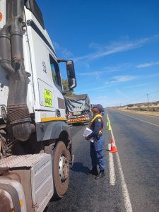 Police-led inter-provincial border operation leads to discovery of fake goods worth over R7.5 m in transit