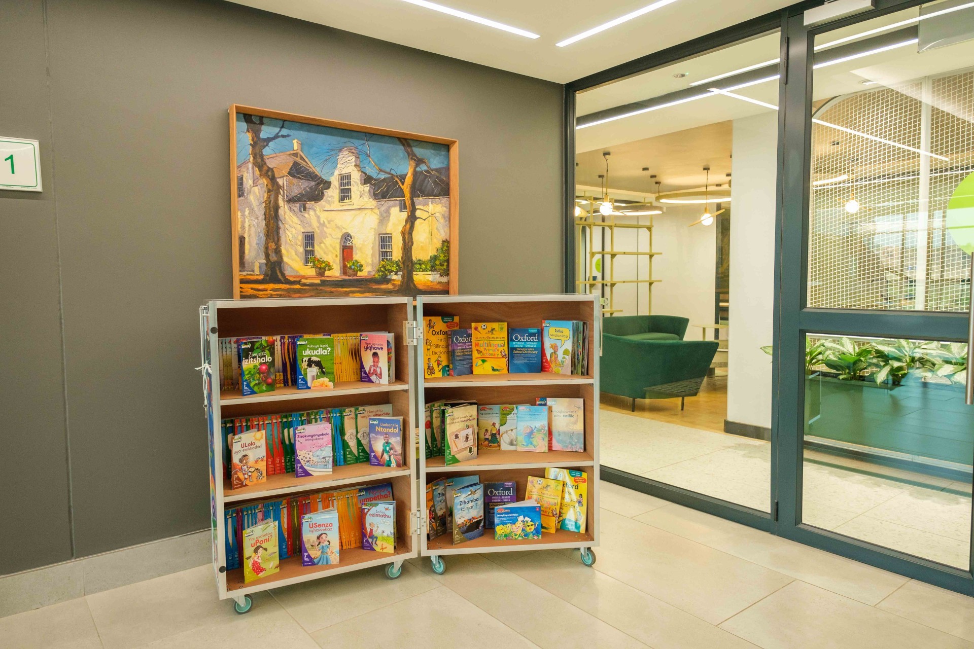 Trolley libraries will bring wonder of books to 2 000 schools in SA