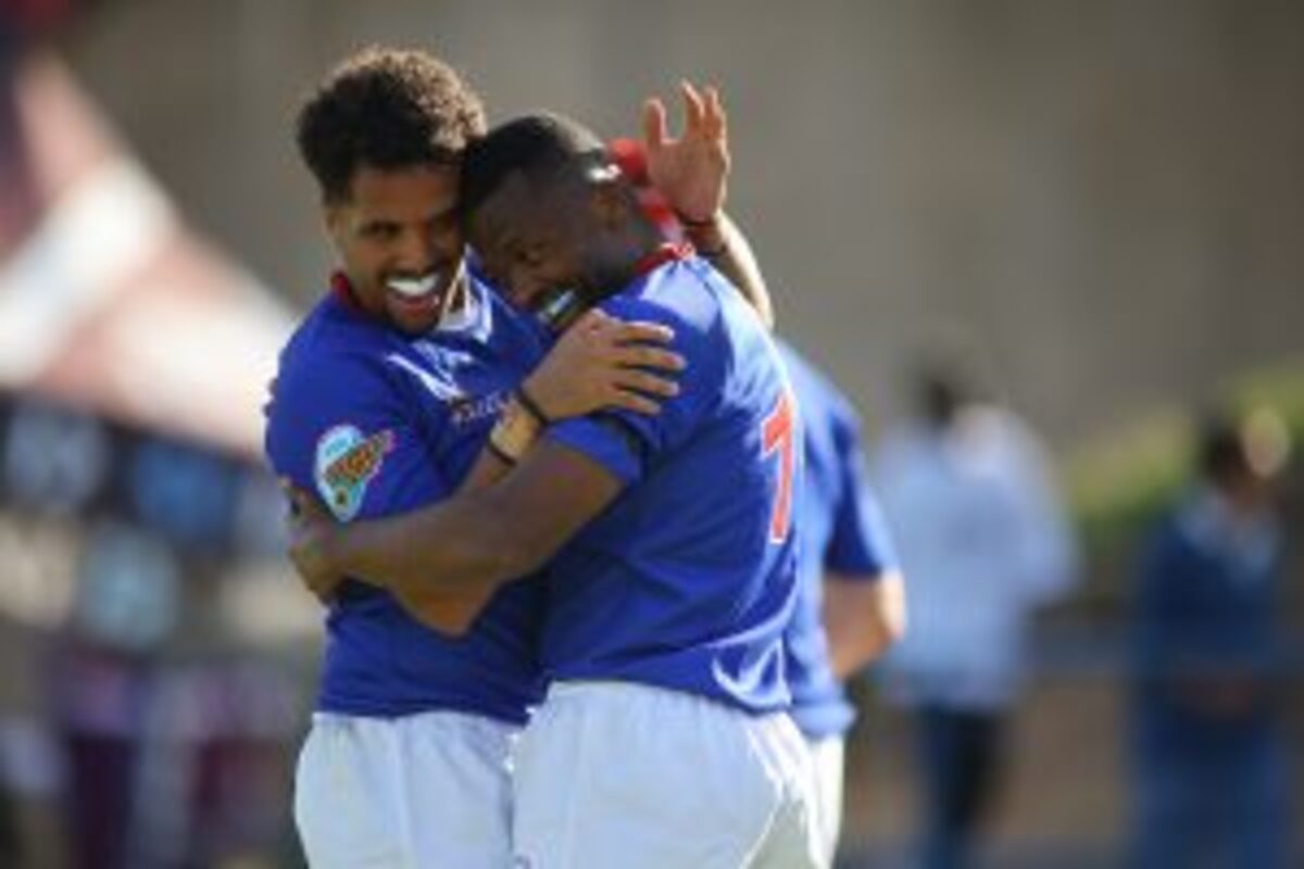 The University of the Free State (UFS)Shimlas celebrate an emphatic win over Winelands powerhouse Maties.