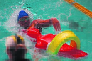 Local  lifesaver earn top spots at meet