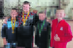 Stoei elkeen ’n medalje los
