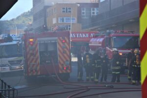 Brand verwoes restaurant en haarsalon in Bfn