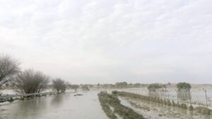 Reënwater laat slikdam in Jagersfontein oorloop