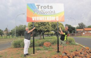 Versorgde woonbuurt gooi sy arms spoggerig oop