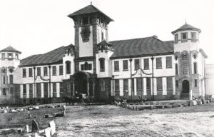 University with three campusses boasts seven faculties