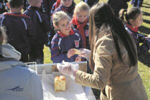 Smul aan broodjies op yskoue skooldag