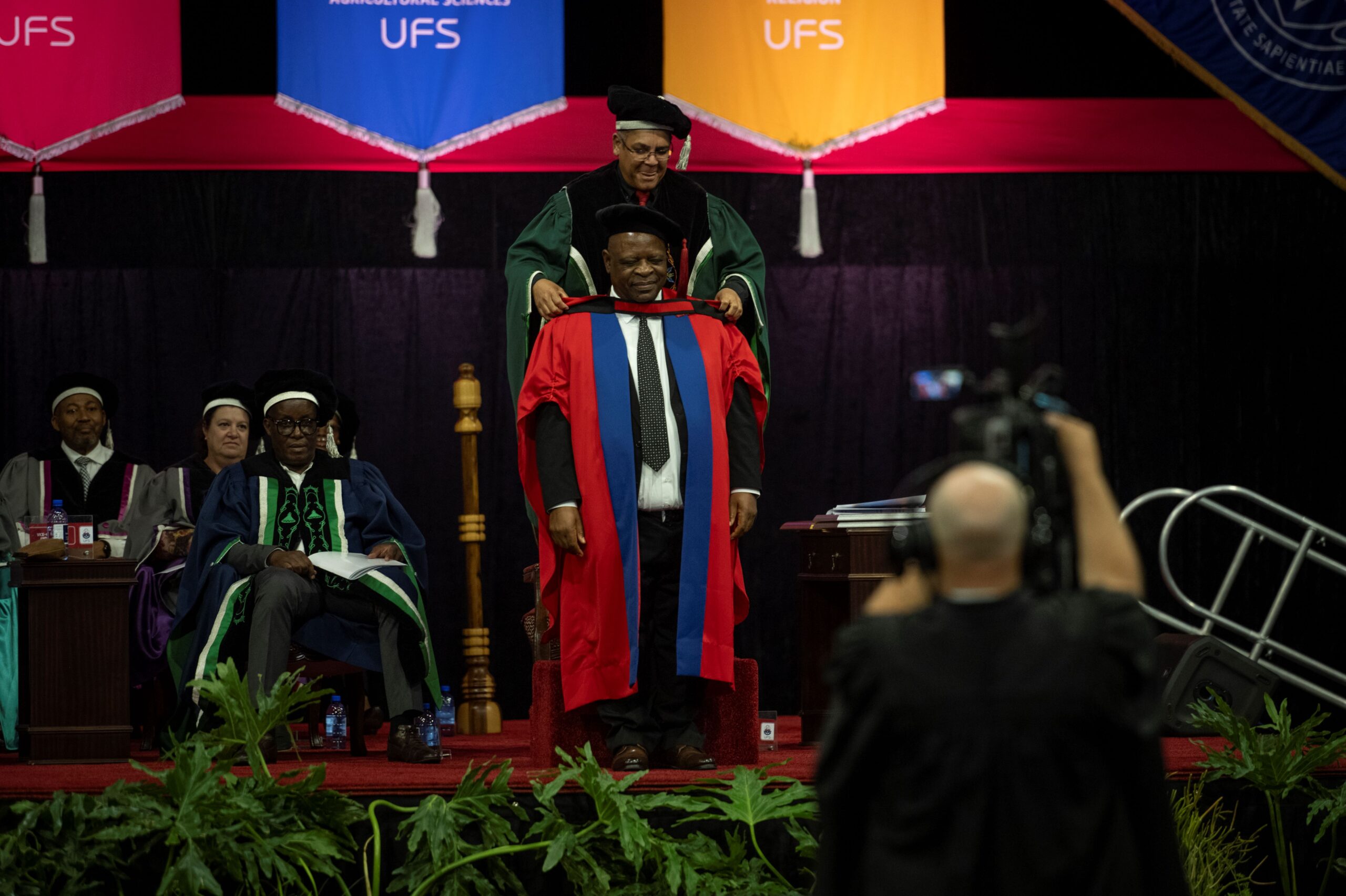 Former Chief Justice Raymond Zondo receives honorary doctorate