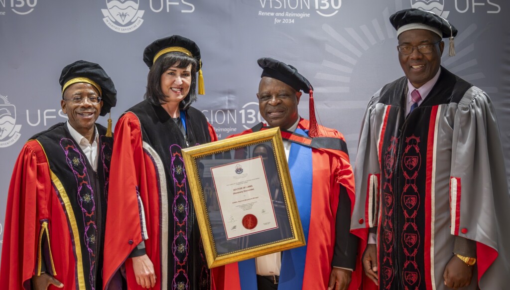 Former Chief Justice Raymond Zondo reiceces honorary doctorate from UFS