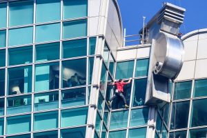 World first: Alex Honnold free solo climbs 508m Taipei 101 Tower