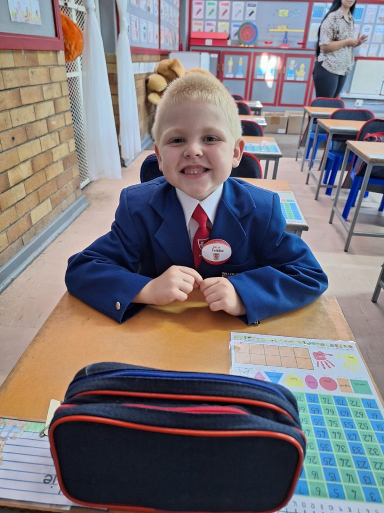 Frikkie van Eeden op sy eerste dag van skool by die Laerskool Willem Postma in Bloemfontein. FOTO: Verskaf