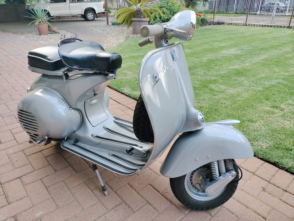 Die pragtige 1957 Vespa wat oom Steve Oostuizen opgebou het. Dit is die oudste Vespa wat Vrydag 1 Mei op Cars in the Park te sien gaan wees.