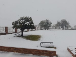 Snow transforms Noupoort into a winter wonderland amid severe weather warnings