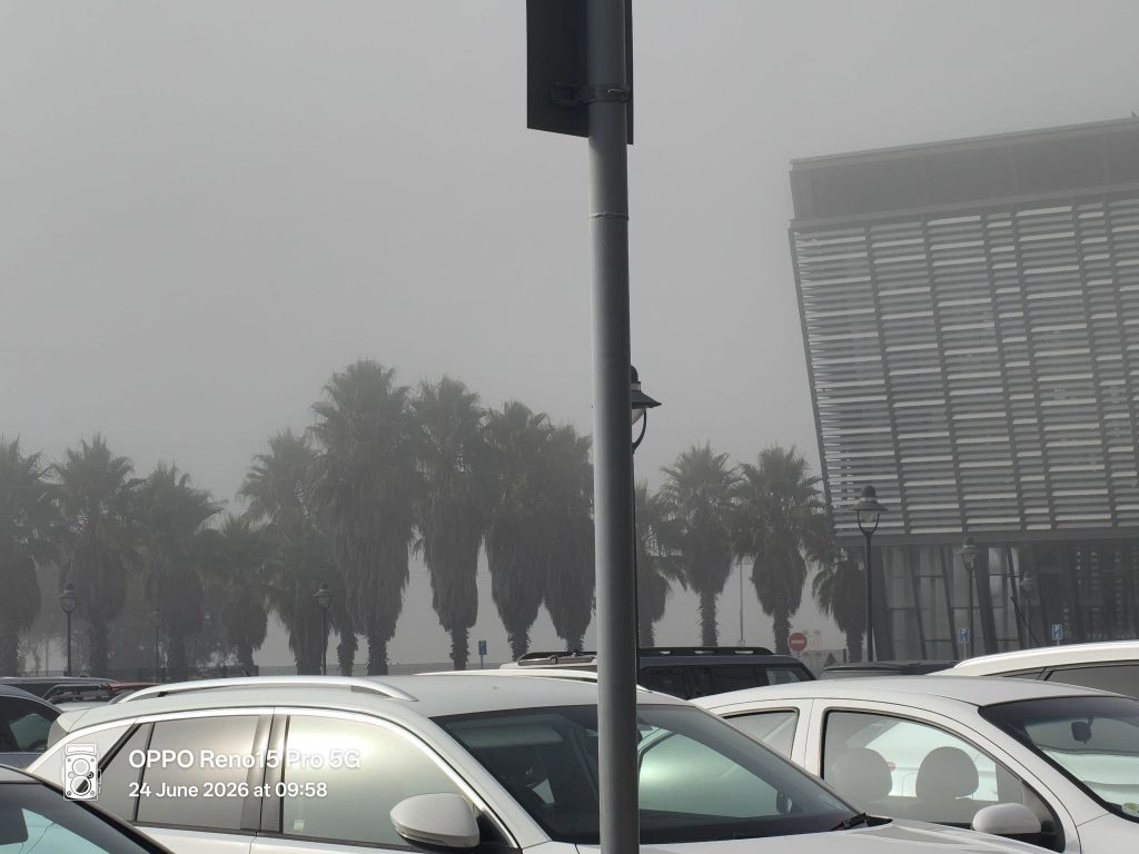 Lee van Lingen het laat weet dat dit teen 09:58 by Northridge Mall steeds baie mistig was. 