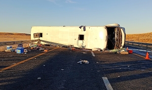 Tragically 10 people die after a bus bound for Zimbabwe overturned in Free State