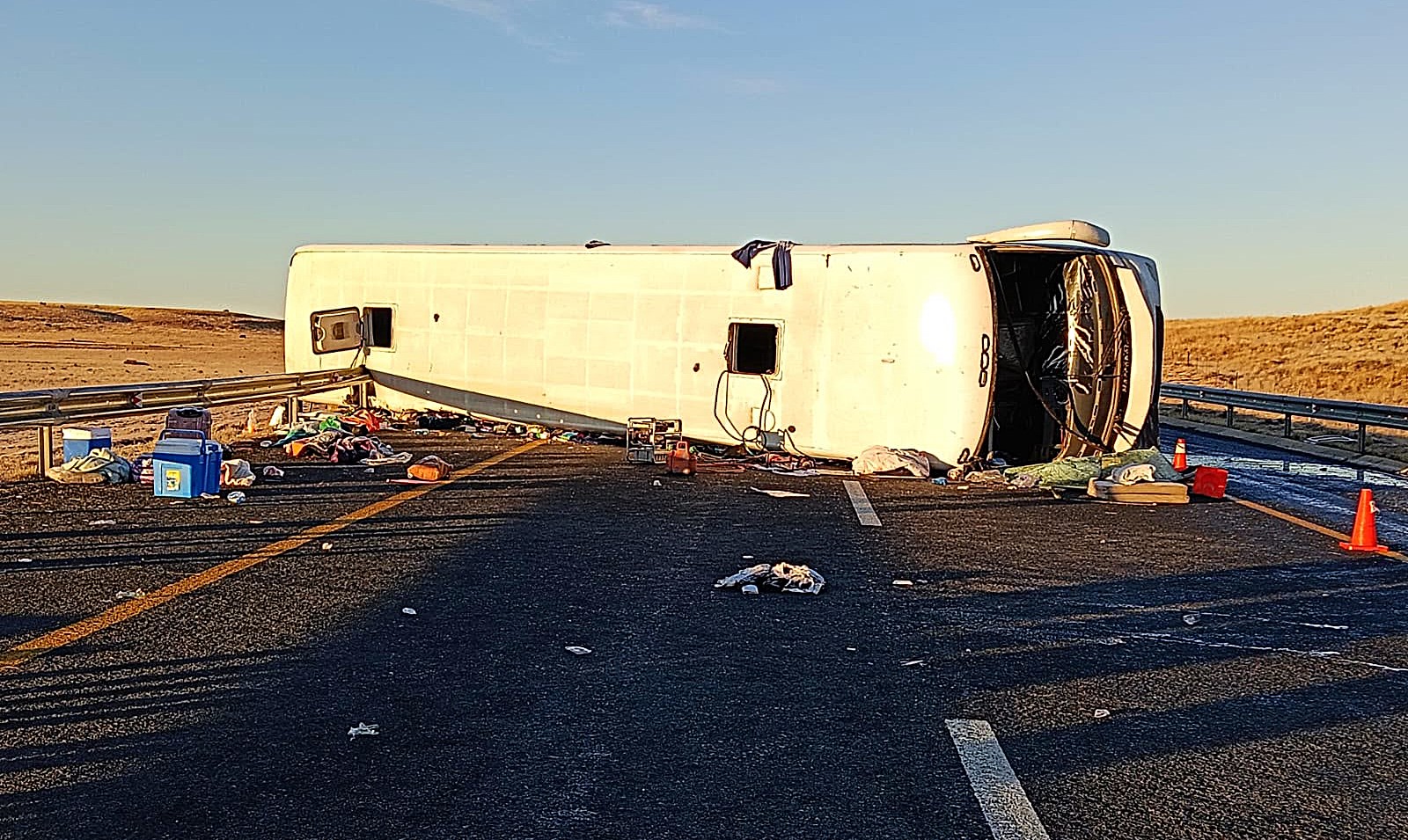 The wrecked bus blocking the roadway on the N1 near Trompsburg