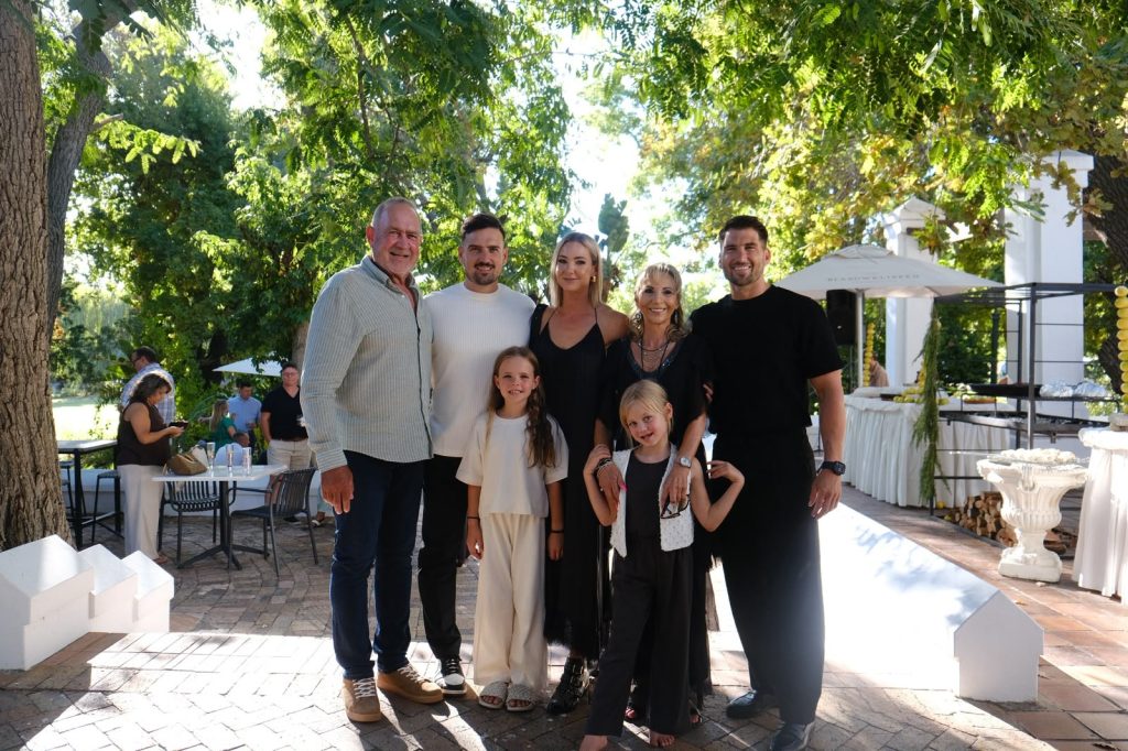 Die Lategan-familie met Ellmer heel links. FOTO: Verskaf