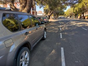 Tekort aan Kellnerstraat-parkering laat ondernemings rooi sien