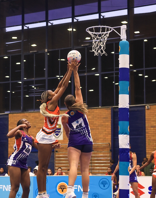 Kovsies and UJ players in catfight for the ball