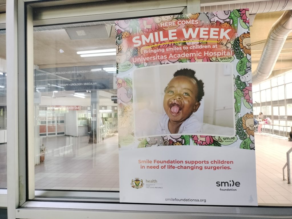 'n Plakkaat oor die Smile-week wat vandeesweek sou plaasvind.