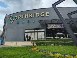Gewilde winkelsentrum in nuwe hande
