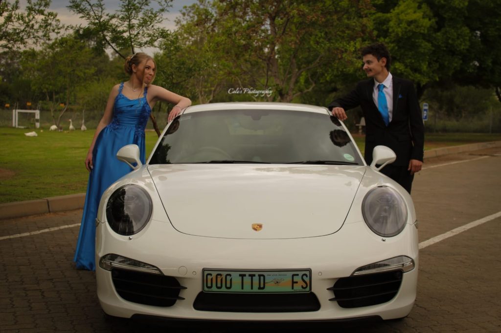 Cherean Robbertze en Armand Blom van die Hoërskool Fichardtpark. FOTO: Cole's Photography