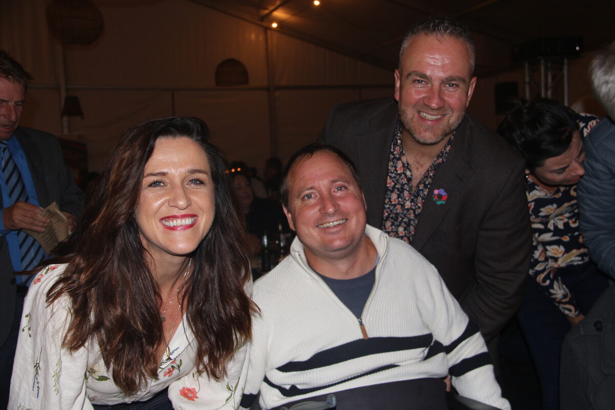By vanjaar se Aand van die Sterre was spesiale gaste van links Cindy Swanepoel