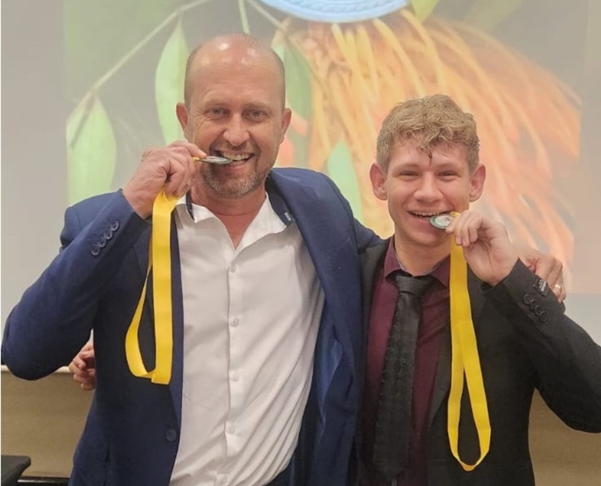 Oorplantingspele wink vir twee Bloemfonteiners
