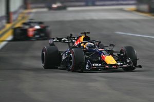 Max claims maiden Marina Bay Win whilst Hamilton tumbles to sixth