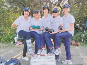 Plaaslike spanne laat die balle ten bate van jeug rol