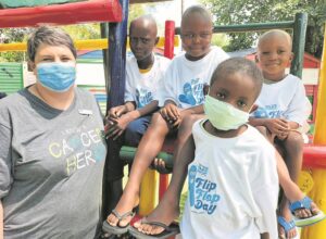 Plakker help dapper kinders