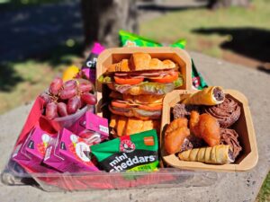 Kom geniet Vrydagaand die Drakensberg-seunskoor se musiek by Carols with the Stars