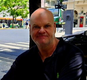 Sakeman as gasvry, goedhartig onthou