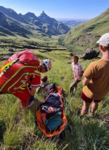 Redakteur van BloemNuus met helikopter van berg gered