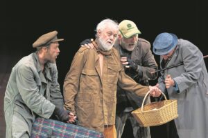 Toneel skitter met pryse