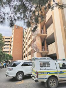 Winkels bly in spervuur