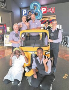 ’n Vroeë Kersdag wag op klante