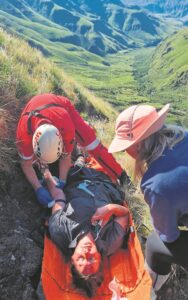 Kampioen in gewigoptel help dra toe redakteur in Drakensberg val