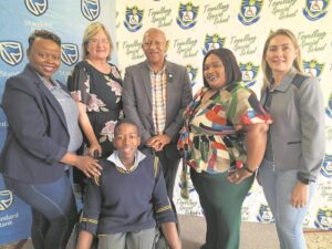 Skenker bemagtig skool