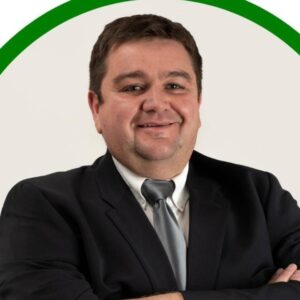 Skreiende skande amptenare lewer geen diens, maar kry verhoging