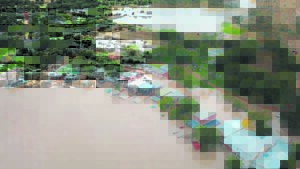 Geriewe oorstroom weer