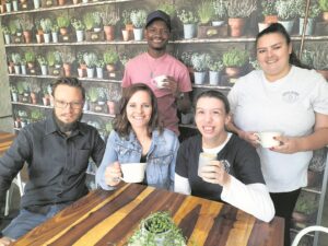 Drink koffie en help