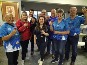 Twee motors kan steeds gewen word, al het reën Carols gekniehalter