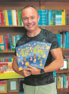 STORIE VAN HOOP: Boek se boodskap reik nou selfs oor die see