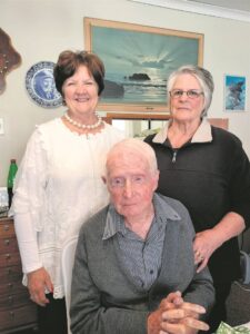 Oudleraar vier 100 j.