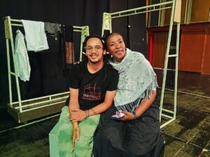 Spel gaan voort, al val groot boom