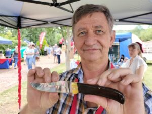 Vlymskerp handewerk op mark te sien