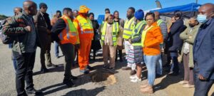 Kitswerk val deur die mat